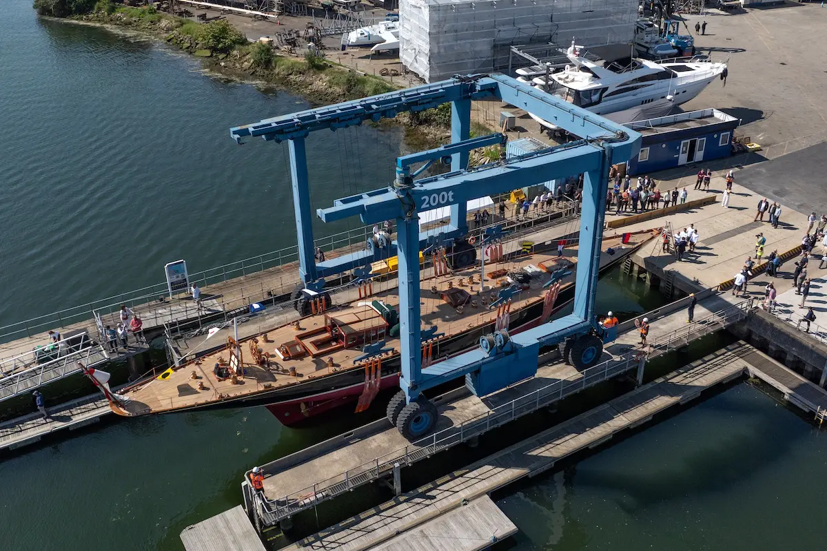 hscrane-marine-equipment-3