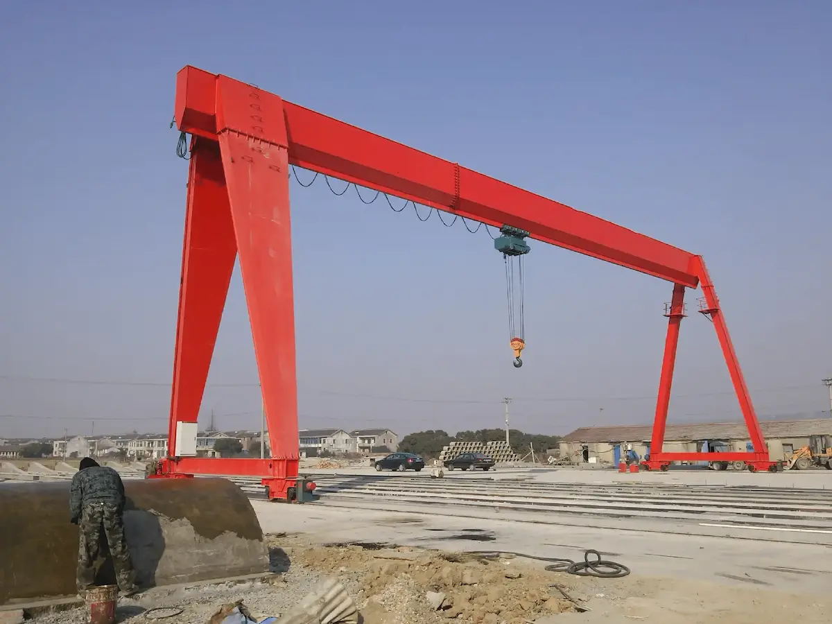 gantry-crane-in-outdoor-yard-4